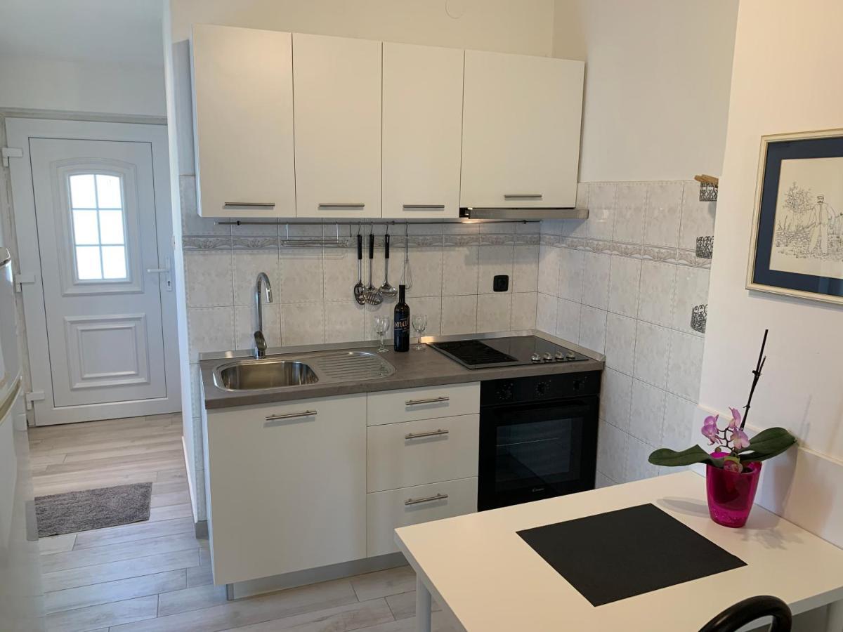 Appartement Martina ---80m From The Sea--- *